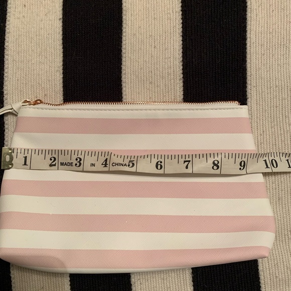 Make up Bag Bundle - Picture 2 of 10